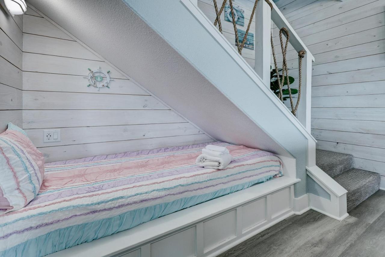 Beachfront - Hot Tub - Bbq - 14 Guests Bolivar Peninsula المظهر الخارجي الصورة