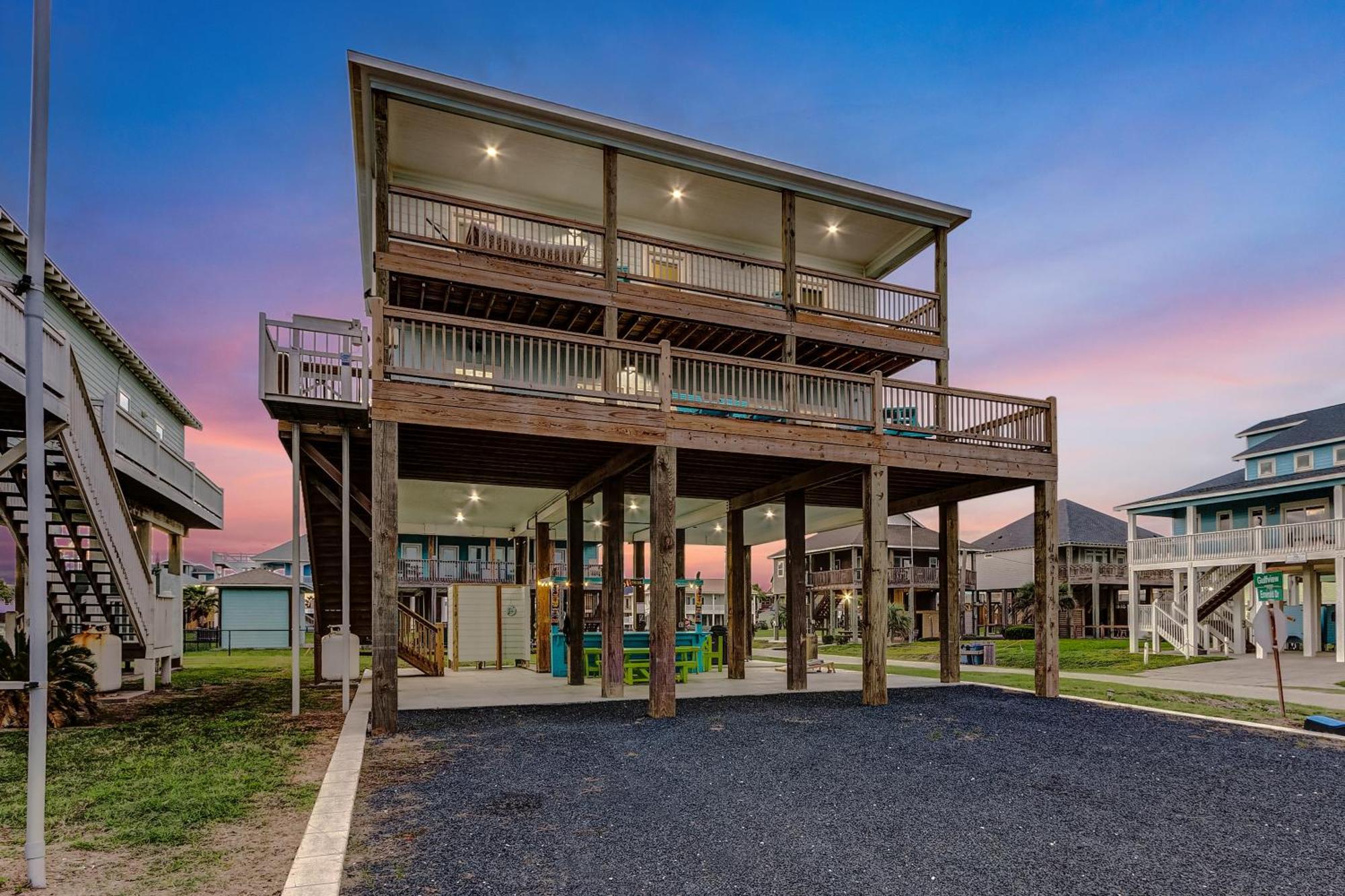 Beachfront - Hot Tub - Bbq - 14 Guests Bolivar Peninsula المظهر الخارجي الصورة